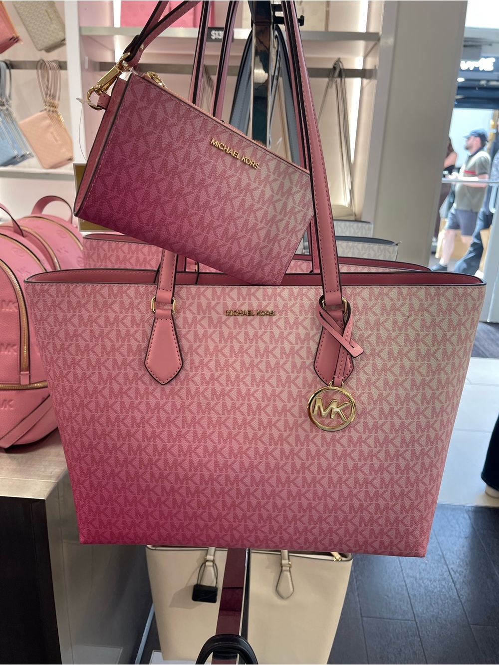 MICHAEL MICHAEL KORS SHEILA
CARNATION LG TOTE bag & Double Zip Ombré Lg Wallet - Picture 7 of 16